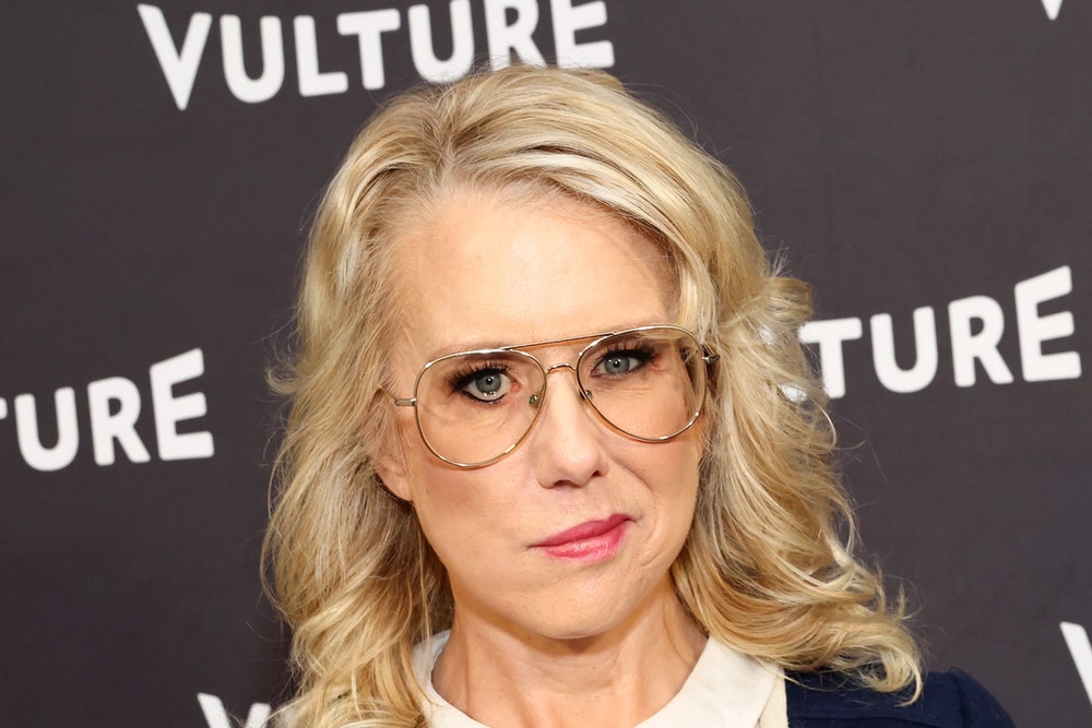 Sirens star reveals she had private health condition written into hit