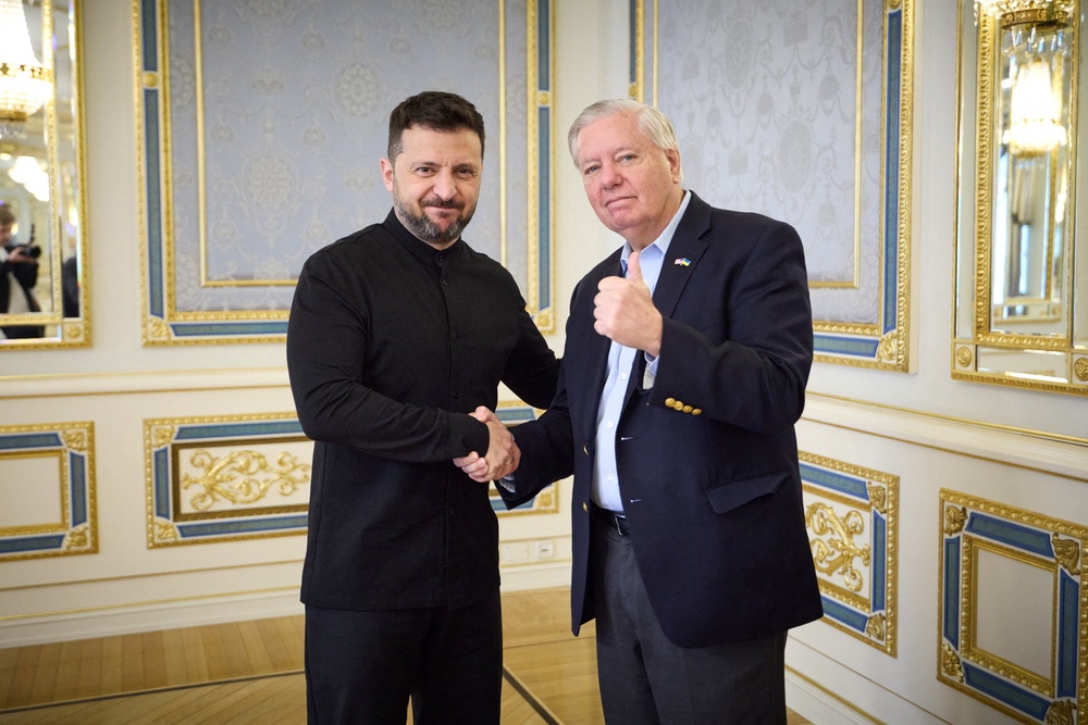 Lindsey Graham with Ukrainian leader Volodomyr Zelensky (Ukrainian Presidential Press Service)