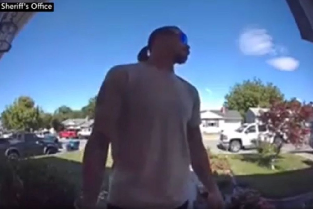 Dad suspected of killing his three daughters is seen on doorbell cam ...