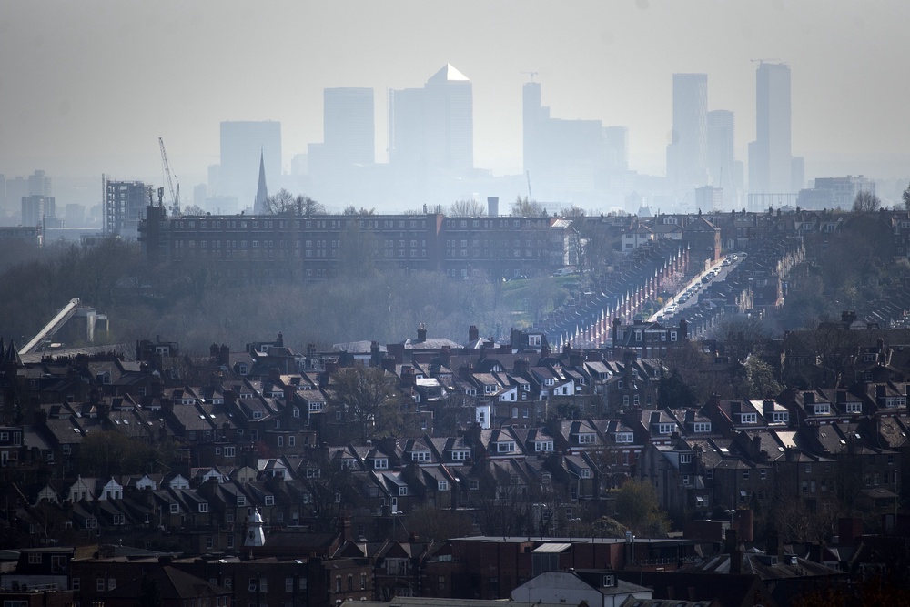 People can opt-in to get a text message or email warning them about air pollution in their area (Victoria Jones/PA) (PA Wire)