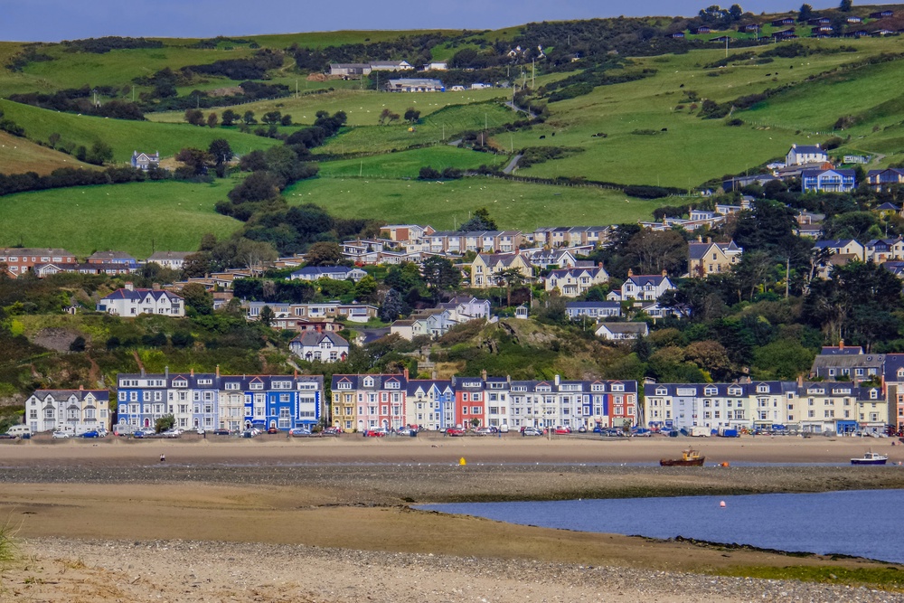 Gaze out across the estuary and golf course from Trefeddian Hotel in Wales (Getty Images/iStockphoto)