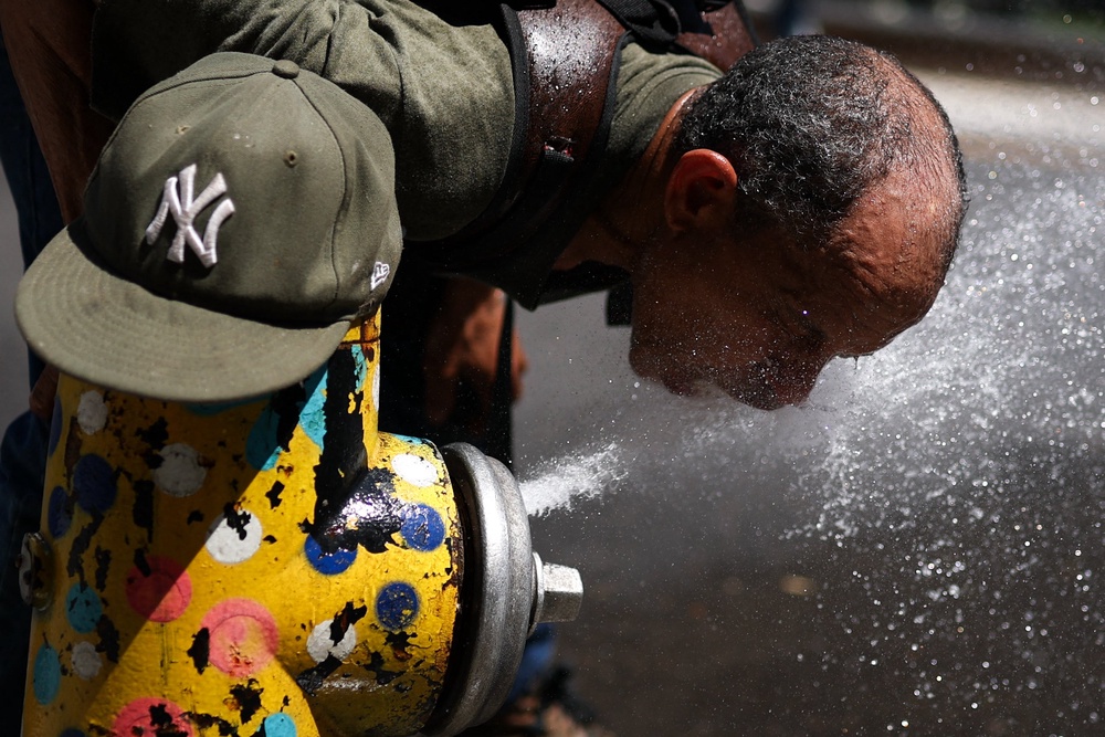 Temperatures will reach well into the 90s and low 100 degrees Fahrenheit (mid to high 30s Celsius), the weather service said (AFP/Getty)