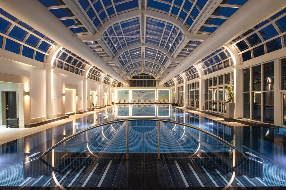 For a dream countryside escape complete with an impressive pool, check in to the Four Seasons in Hampshire (Four Seasons Hotel Hampshire)
