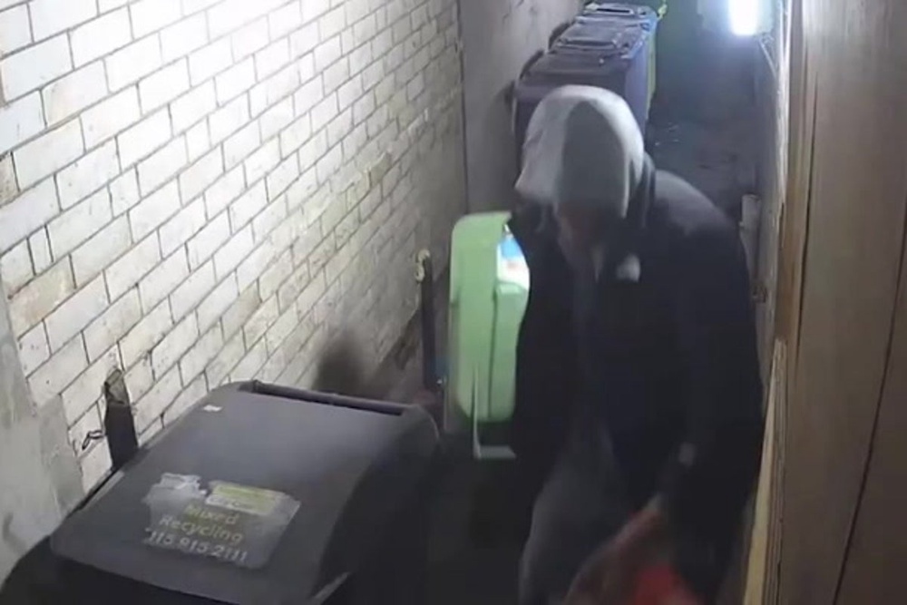 Thieves haul wheelie bins packed with stolen clothing through Nottingham