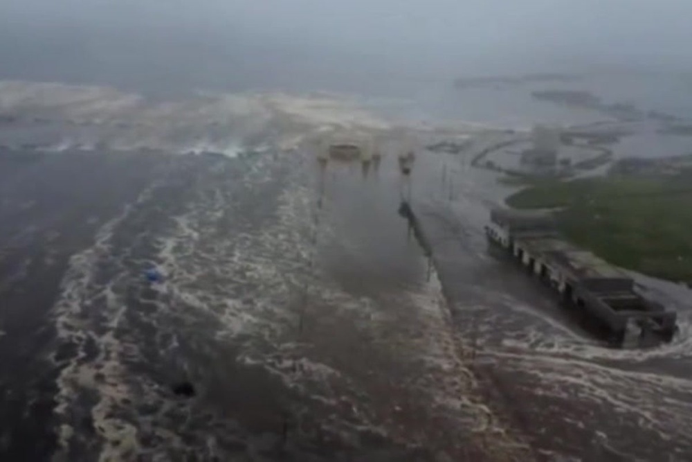 Japan 9 0 earthquake footage