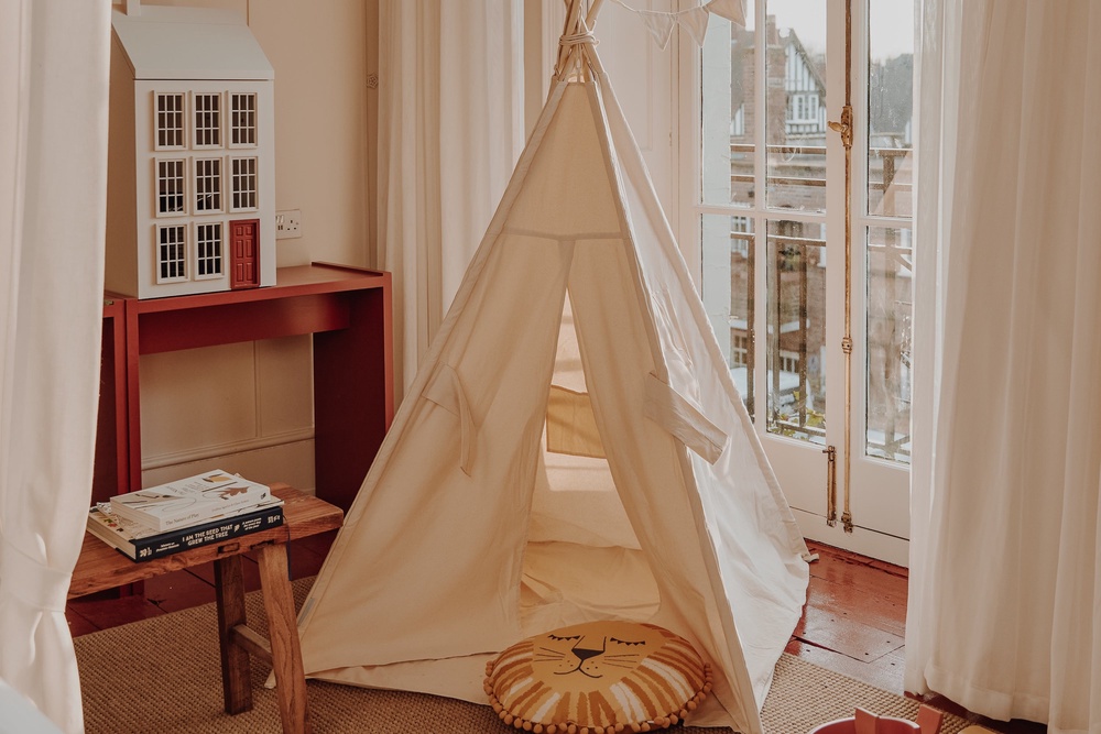 Rooms for families at York Guesthouse are furnished with a tipi play tent (No. 1 by GuestHouse York)