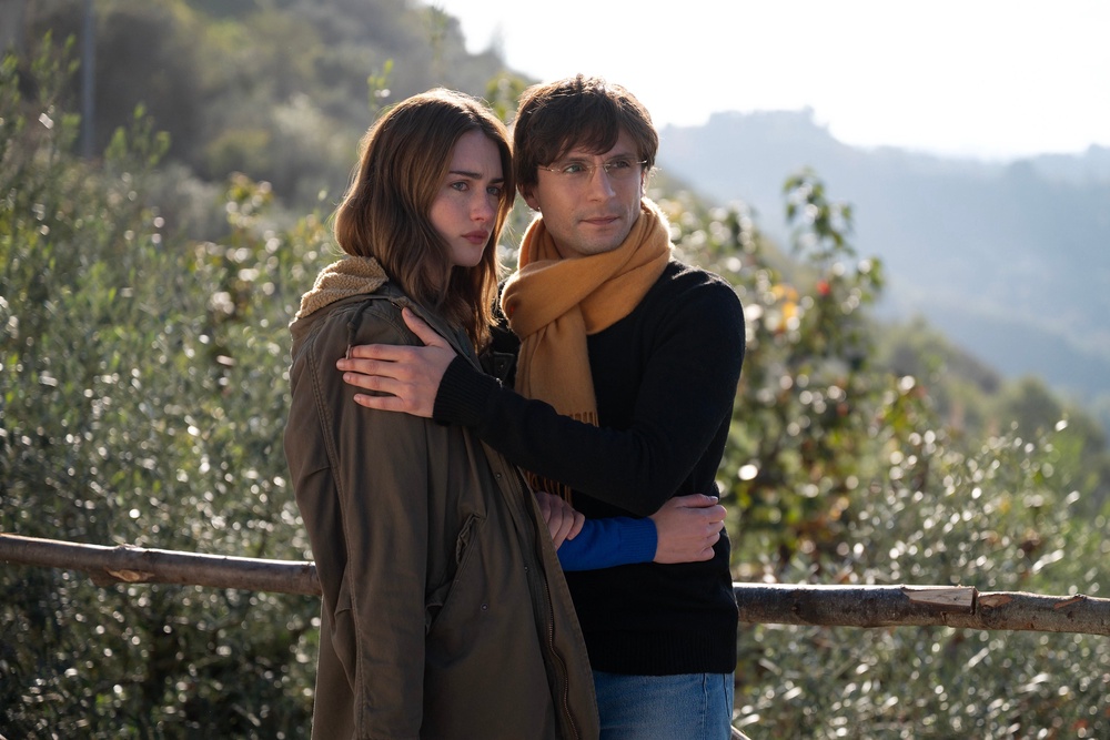 Grace Van Patten and Giuseppe De Domenico recreated Knox and Sollecito’s infamous kiss (Disney)