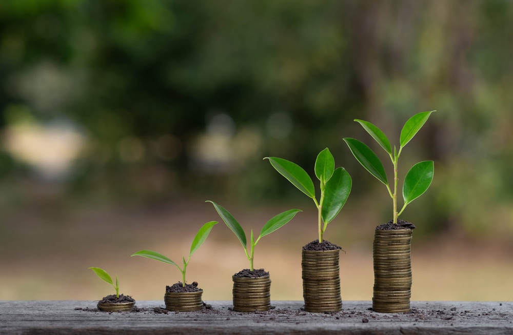 Investing over longer periods gives your money time to grow and ride out any market drops (Getty/iStock)