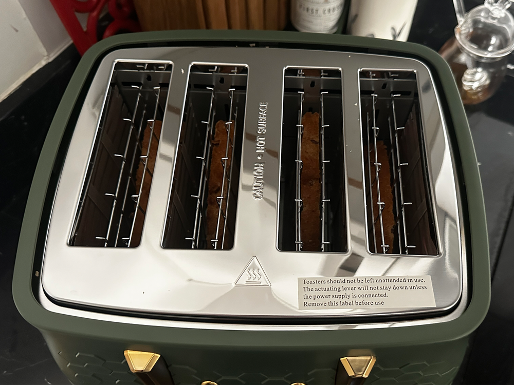 You can set a different toasting level for each side of the toaster (Rachael Penn/The Independent)