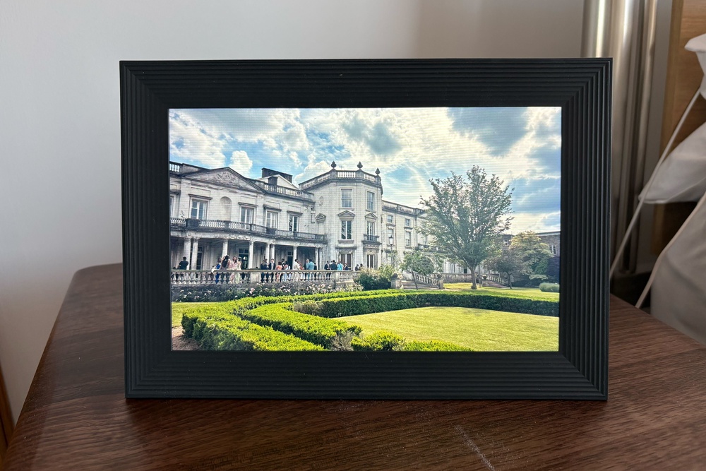 Pictures look great on this unfussy frame (The Independent)