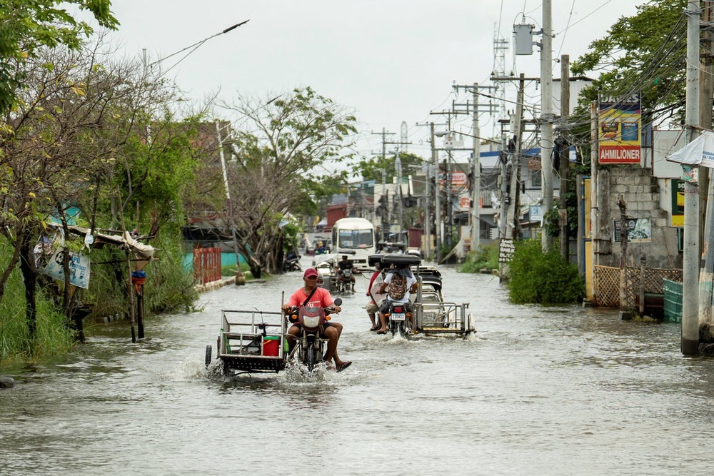 Super Typhoon Ragasa barrels through Philippines as rescuers work ...