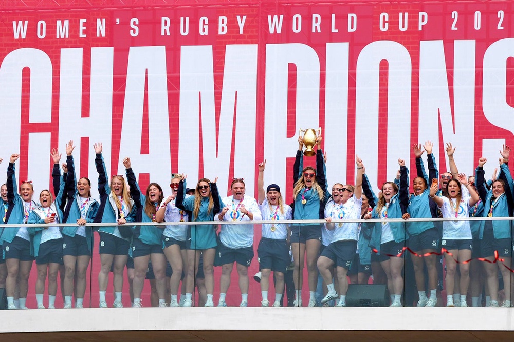 Rugby fans hail Red Roses as ‘cracking inspiration’ at rainy celebration