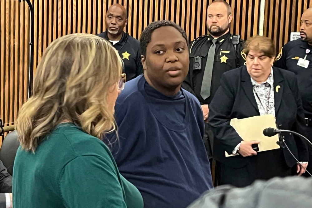 Cleveland woman sentenced to life in prison for fatally stabbing 3-year ...