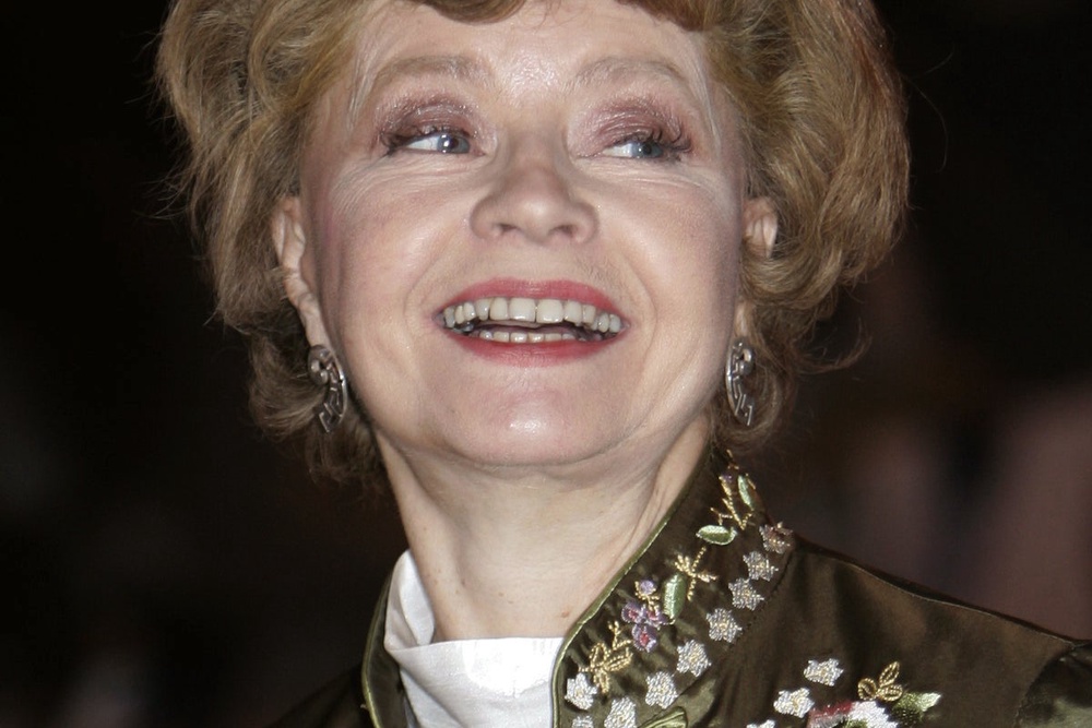 Sybil Sitcom Prunella Scales, who played Sybil in British sitcom 'Fawlty Towers ...