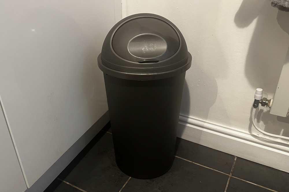 Simply wipe down to keep this bin clean (Rachael Penn/The Independent)