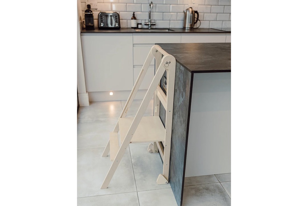 Image from: 9 best toddler learning towers reviewed by parents