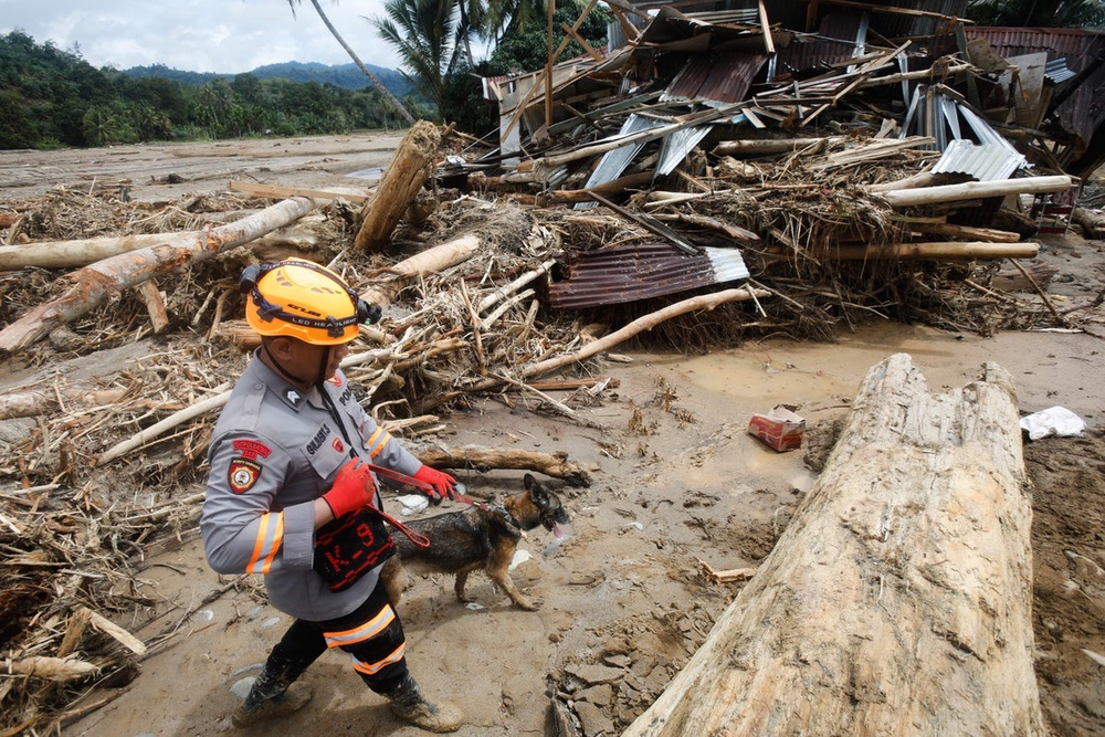 Deadly floods in Indonesia, Sri Lanka, Thailand and Malaysia kill more ...