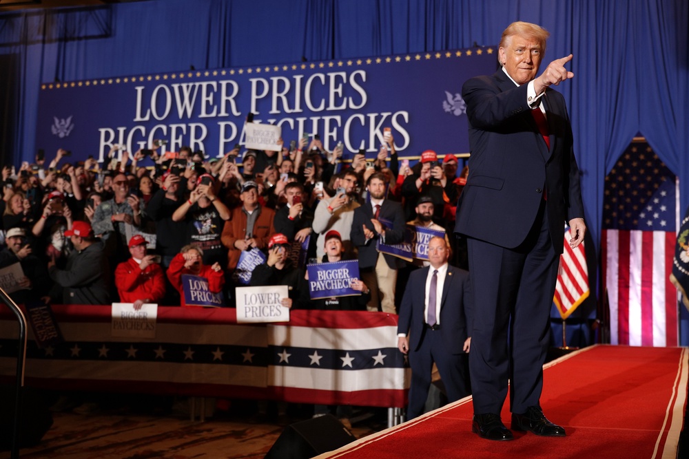 President Donald Trump has failed to restore confidence in the economy, with 77 percent of people telling CNN/SSRS that they believe it is in a very poor or somewhat poor state (Getty)