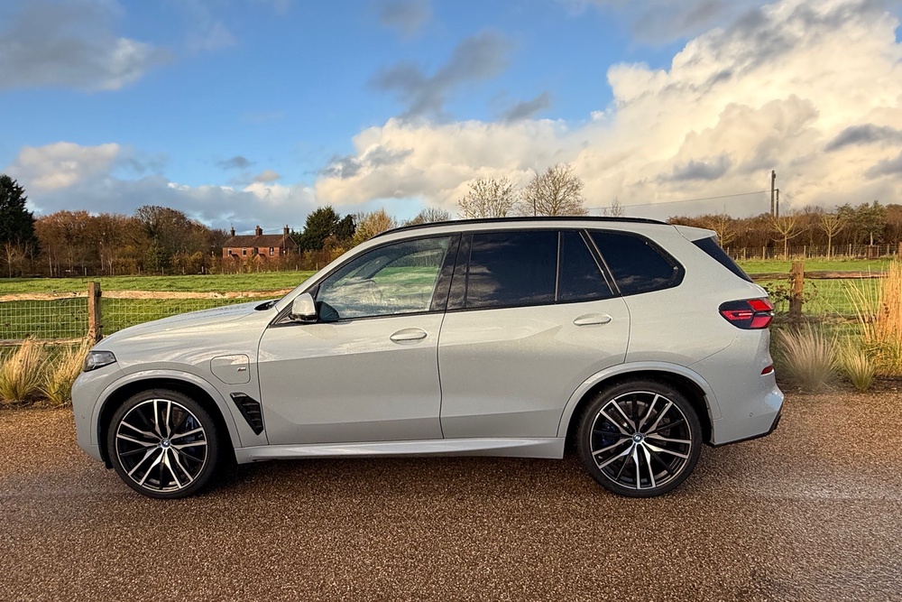 A BMW X5 SUV. A man in Savannah, Georgia allegedly stole a BMW X5 valued at $90,000 from a hotel by claiming he was a professional basketball player who owned the vehicle (BMW)