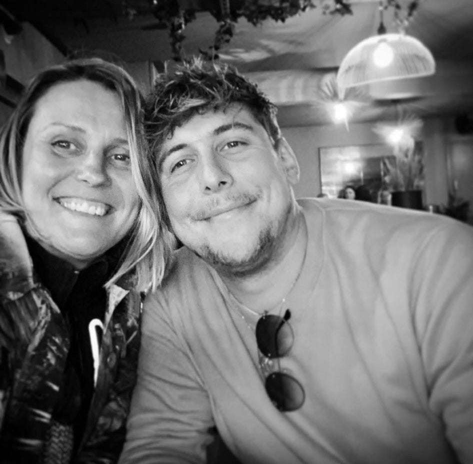 Joe Bennett, pictured with his mother Lindsay (Joe Bennett)