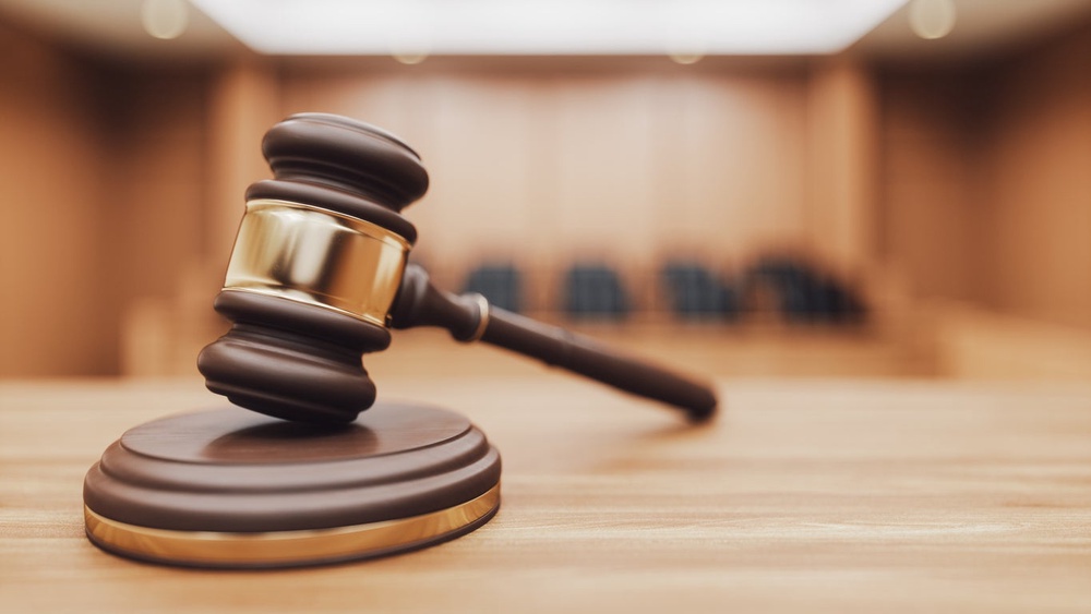According to the investigation, the judge and the unidentified officer had