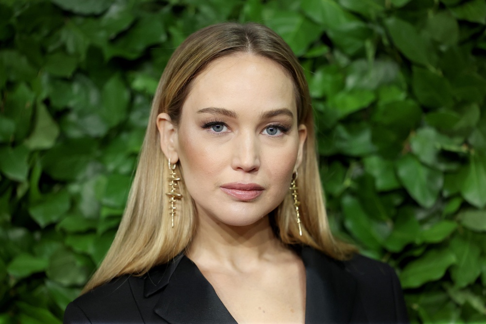 Actor Jennifer Lawrence has hooded eyes (Getty)