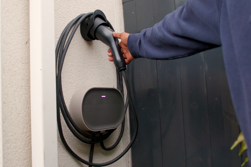 Octopus Smart Charging Tariffs automatically schedule EV charging for when electricity is at its cheapest (Octopus Energy)