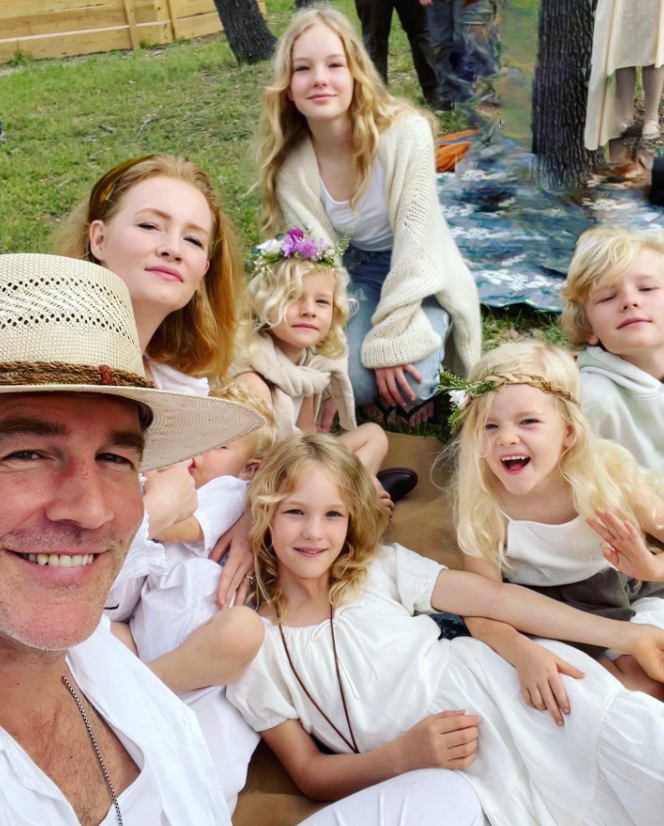 Van Der Beek and shared six young children with his wife, Kimberly (GoFundMe)
