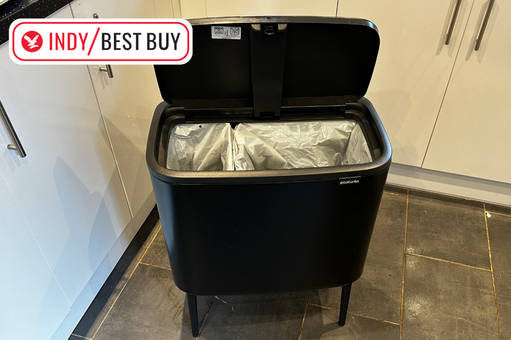Image from: 8 best kitchen bins, from sensor models to classic pedal designs