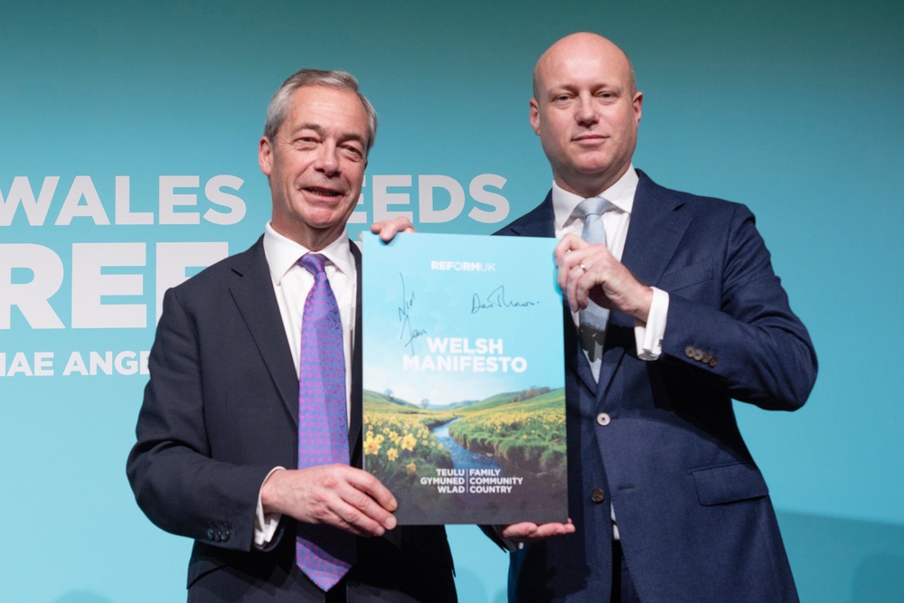 Reform UK leader Nigel Farage with the party’s Welsh leader Dan Thomas (Getty)