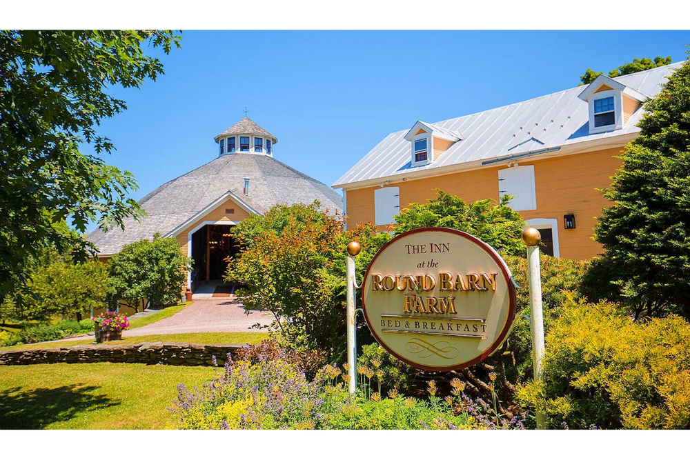 The Inn at the Round Barn Farm is the charming venue for a holiday-season book retreat (The Inn at the Round Barn Farm)
