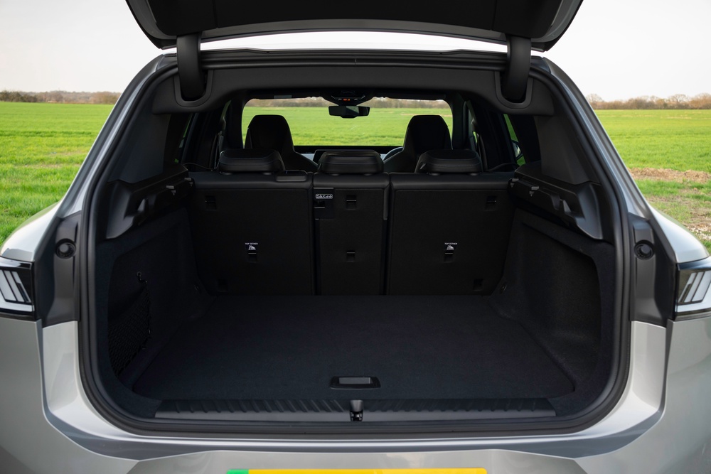 The BMW iX3's boot offers 520 litres , while there’s also a 58-litre 'frunk' under the bonnet (BMW)