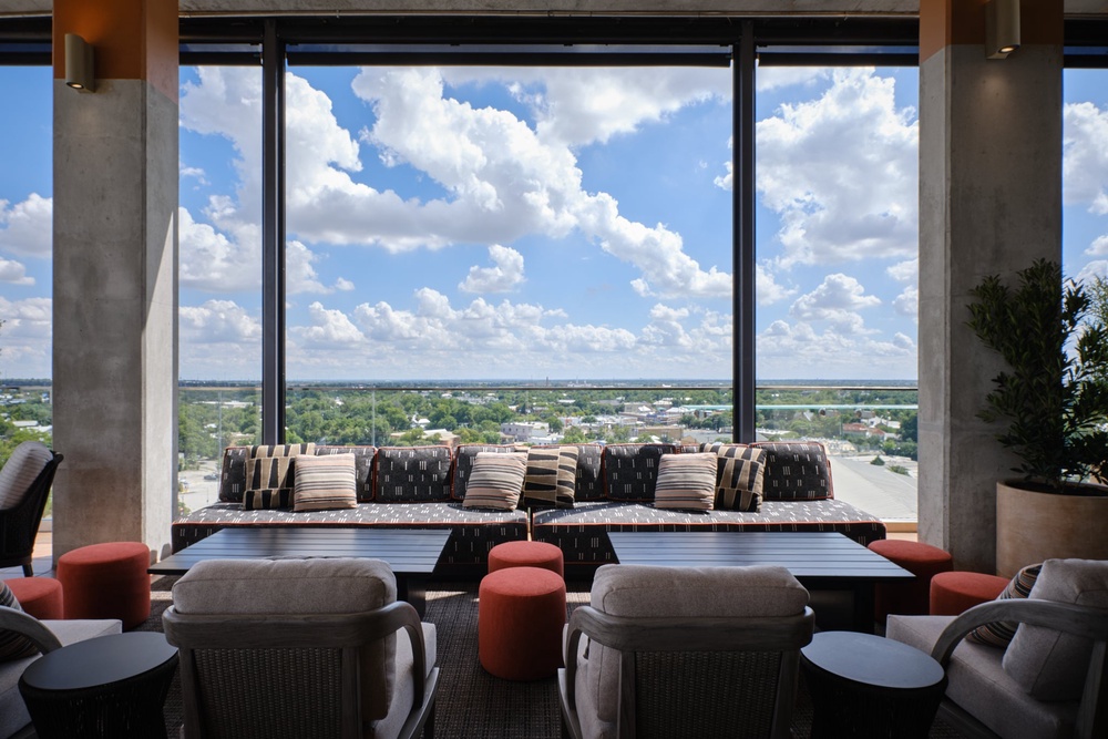 The hotel’s restaurants offers panoramic views of the city and great tataki (Kimpton Santo San Antonio)