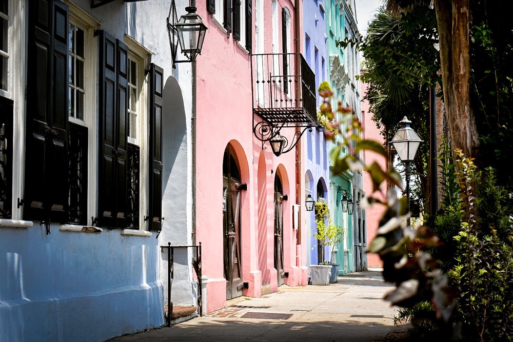 Charleston's downtown is packed with picturesque buildings, including the colorful houses of Rainbow Row (Getty Images)