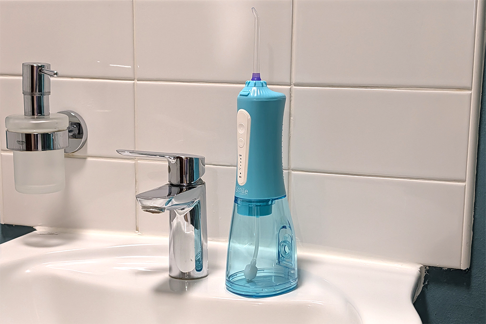 There’s a cleaning mode specifically for tackling braces (Steve Hogarty/The Independent)