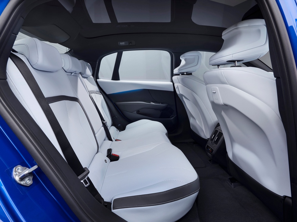 A flat floor in the back of the BMW i3 means more space for rear passengers (Fabian Kirchbauer Photography)