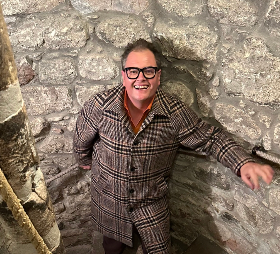 Alan Carr filming 'Castle Man' (Disney)