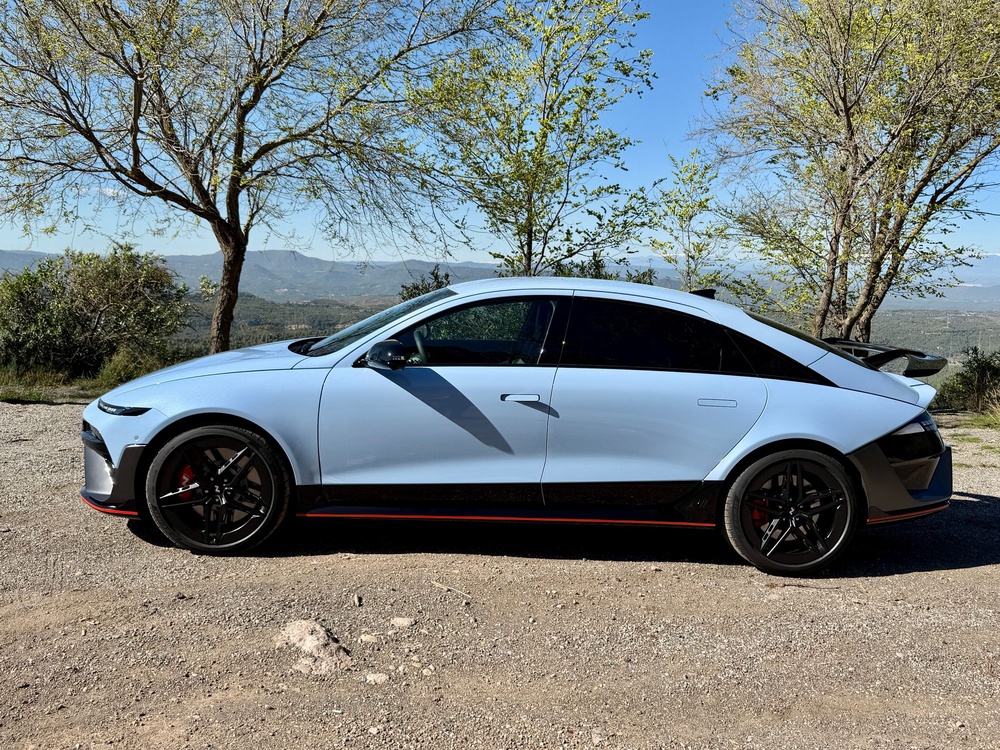 The Hyundai Ioniq 6 N profile is like nothing else on the road (Steve Fowler)