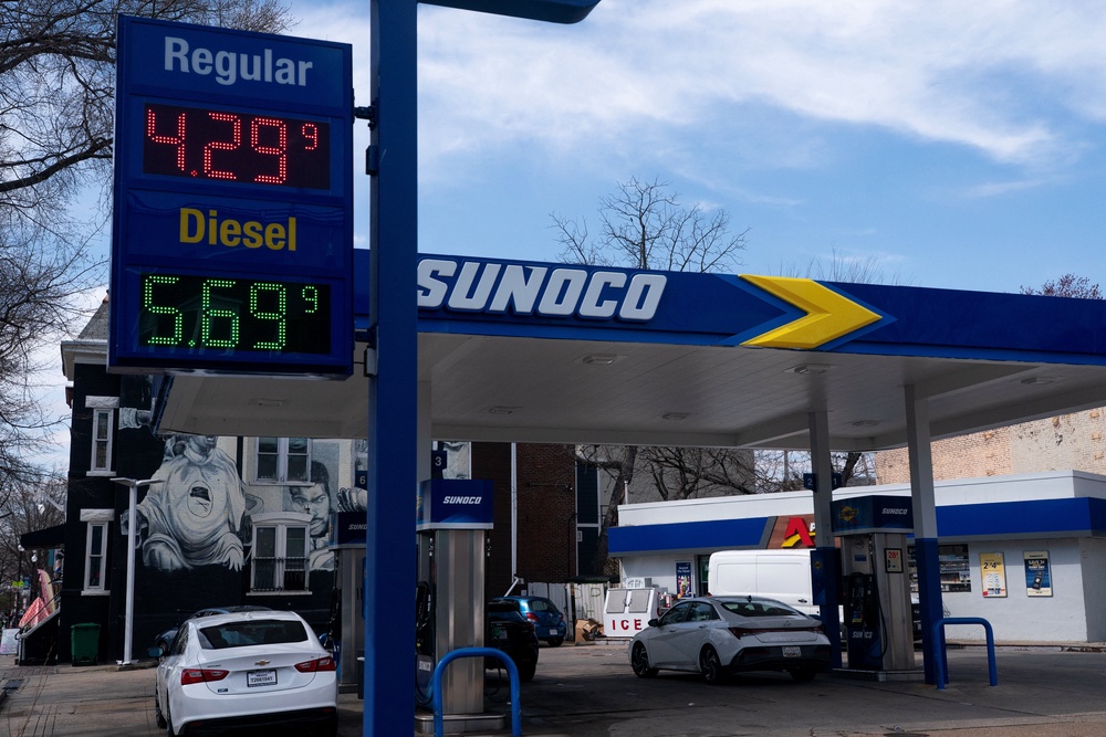 US lifts sanctions on Iranian oil at sea as prices soar - Newswav