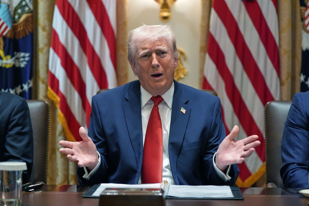 Image from: Gavin Newsom responds after Trump uses Cabinet meeting to call him stupid: Live updates