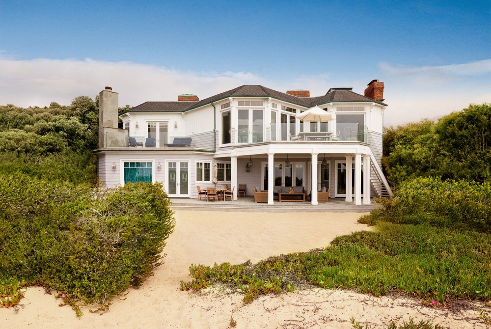 The Malibu beach house was used for exterior shots of the Stewart family home in 'Hannah Montana' while interior scenes were filmed on Los Angeles sound stages (Airbnb)