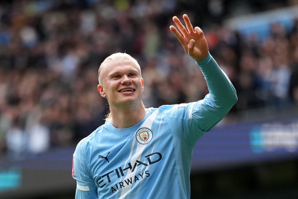 Image from: Chelsea vs Man City LIVE: Latest score as Marc Guehi strike puts visitors in total control in crucial Premier League clash