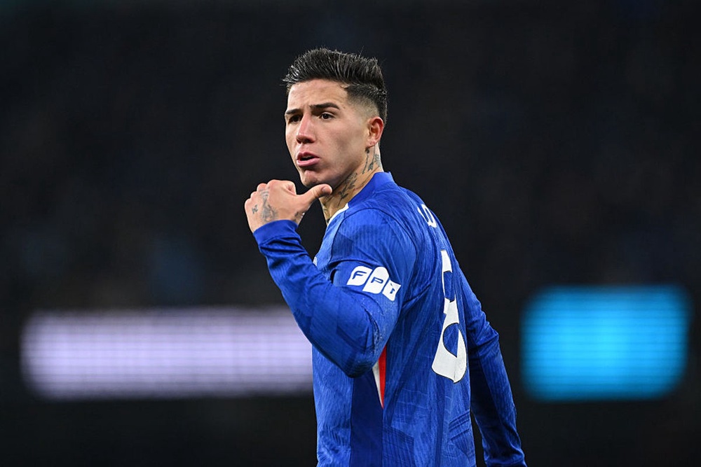 Image from: Chelsea vs Man City LIVE: Latest score as Marc Guehi strike puts visitors in total control in crucial Premier League clash