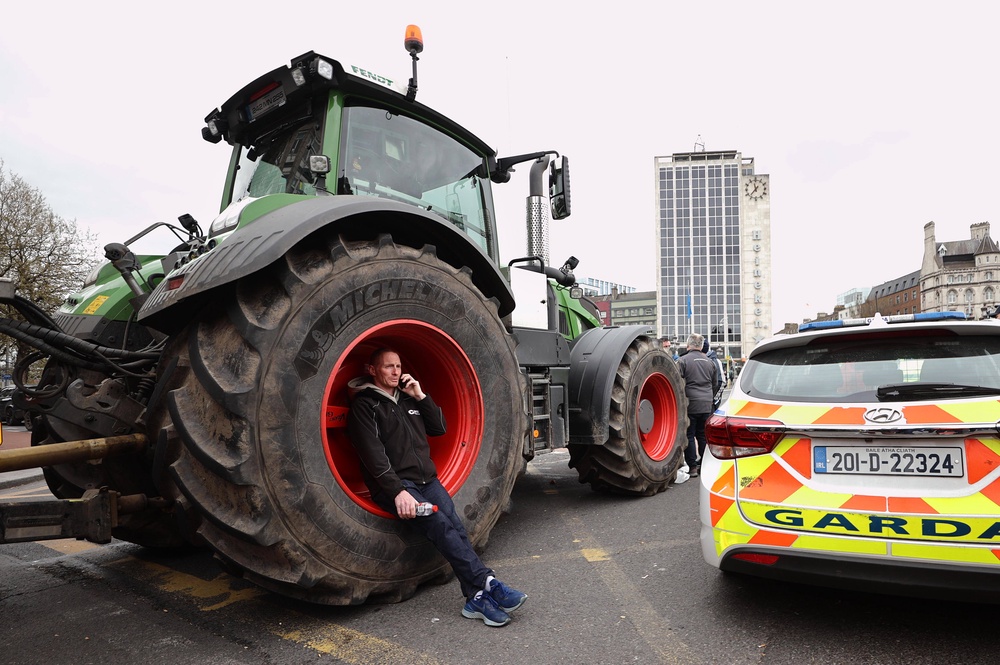 Vehicles take part on the fourth day of a protest against rising fuel prices on O’Connell Street in Dublin (Liam McBurney/PA) (PA Wire)