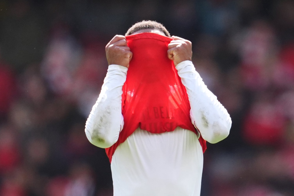 Image from: Man City v Arsenal LIVE: Havertz pounces on Donnarumma error after Cherki’s wondergoal lights up Premier League title race clash