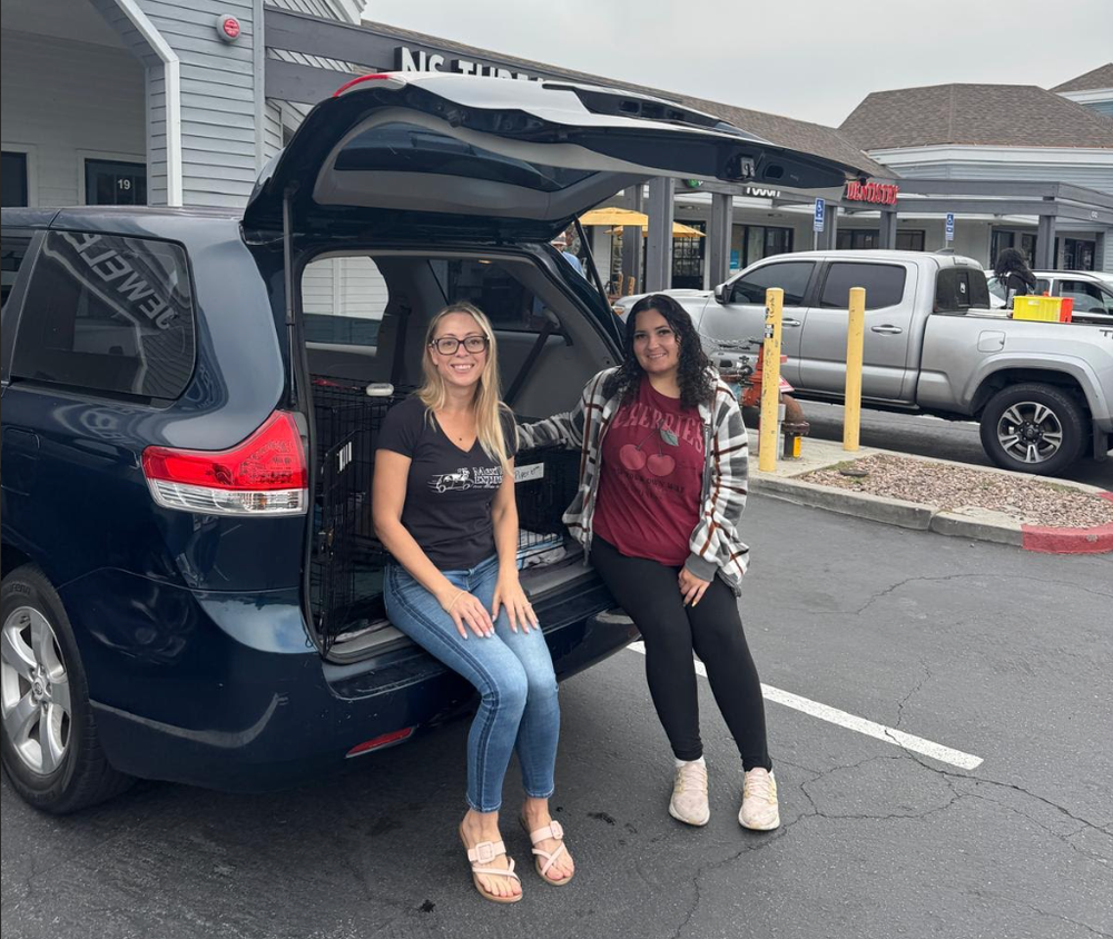 Anna Ginsky, left, founder of MexiVet Express with her lead driver Rebeca Altamirano. Ginsky founded the border crossing pet service in 2018 (Anna Ginksy)