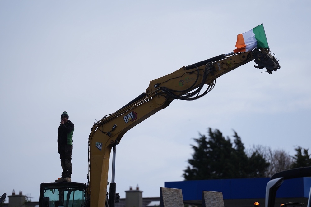 Fuel protesters block the N7 motorway in Rathcoole (Niall Carson/PA) (PA Wire)