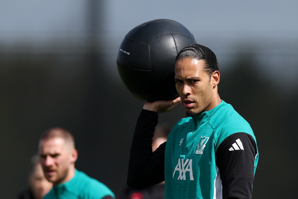 Virgil van Dijk trains ahead of Liverpool’s second leg against PSG (Getty)
