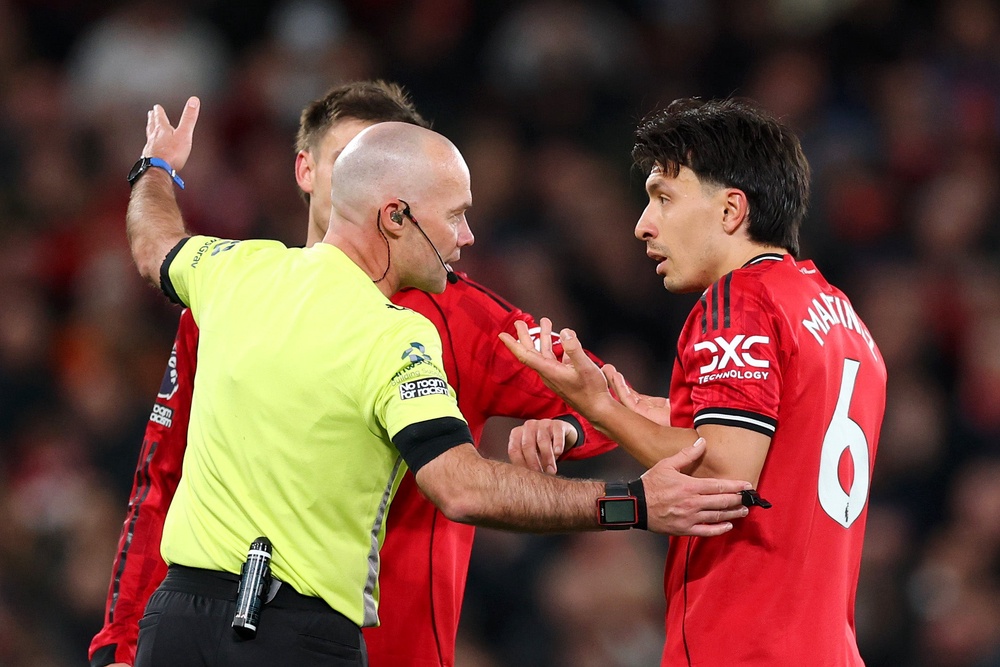 Lisandro Martinez was sent off on Monday (Getty)