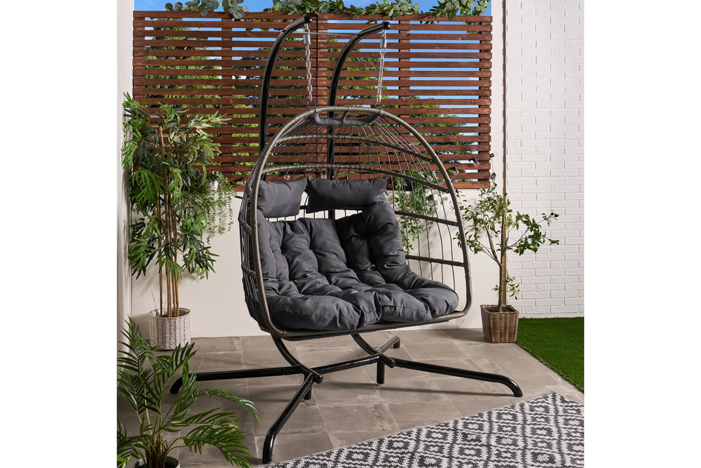 Image from: 8 best hanging egg chairs that are the perfect addition to your patio
